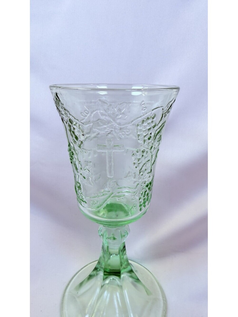 Vintage LAST SUPPER Cross Goblet Indiana Glass Green Tiara Exclusives 7 Inches